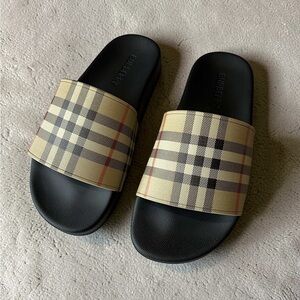 Burberry Nova Check Slides - Beige